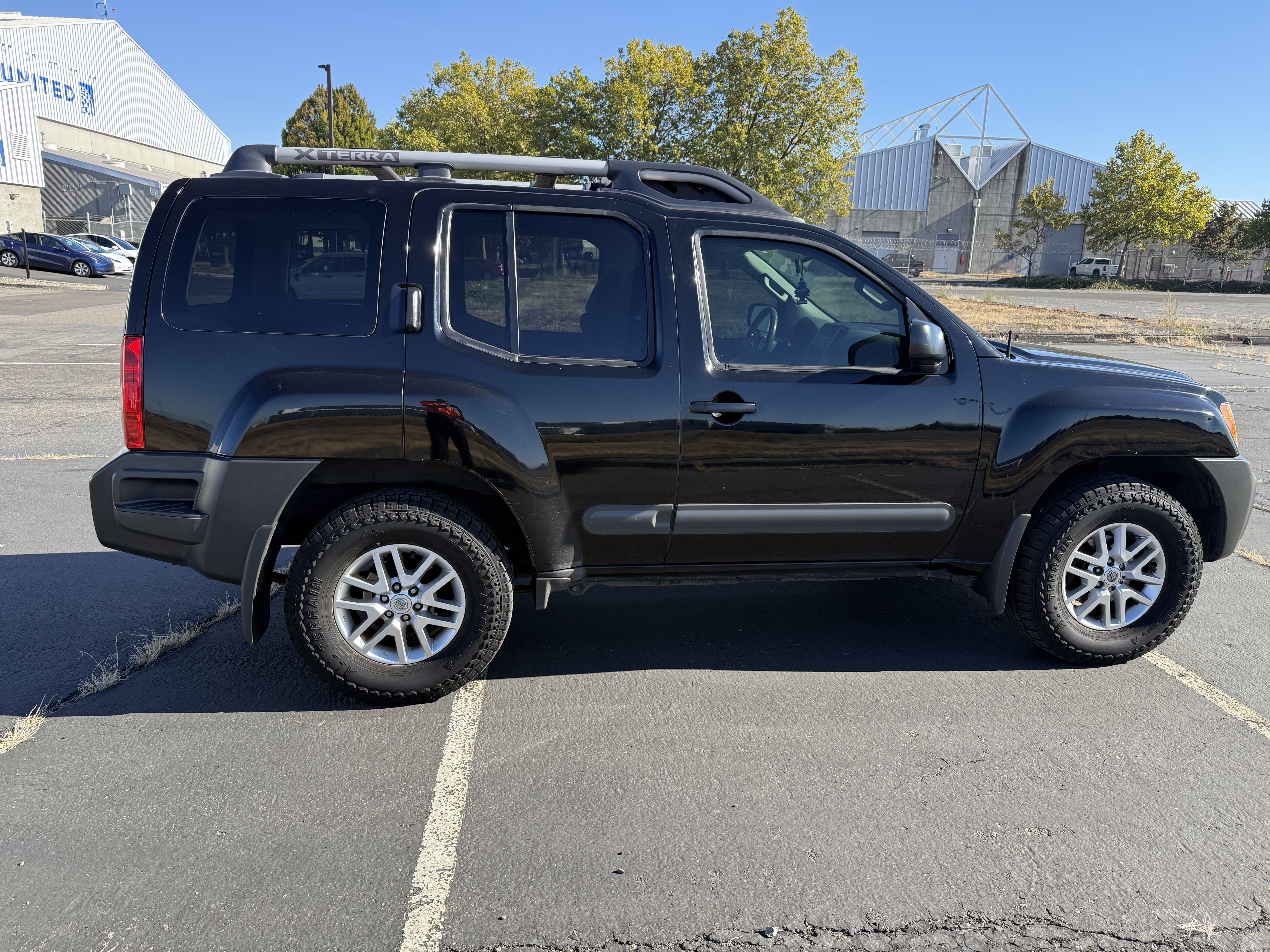 Used 2014 Nissan Xterra S AWD/4WD image 1