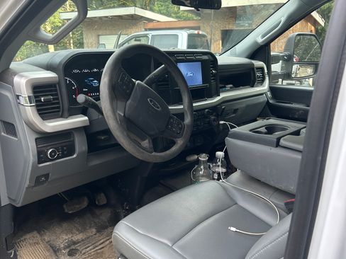 Used 2024 Ford F450 XL w/ XL Chrome Package image 15