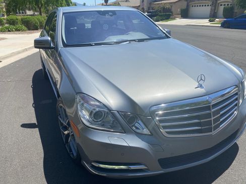 Used 2011 Mercedes-Benz E 550 4MATIC Sedan image 11