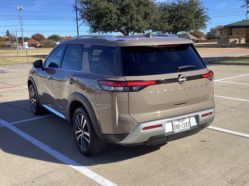 Used 2023 Nissan Pathfinder Platinum w/ Cargo Package image 14