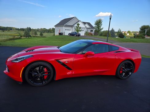 Used 2015 Chevrolet Corvette Stingray Z51 Coupe 2D w/ 2LT Preferred Equipment Group image 1