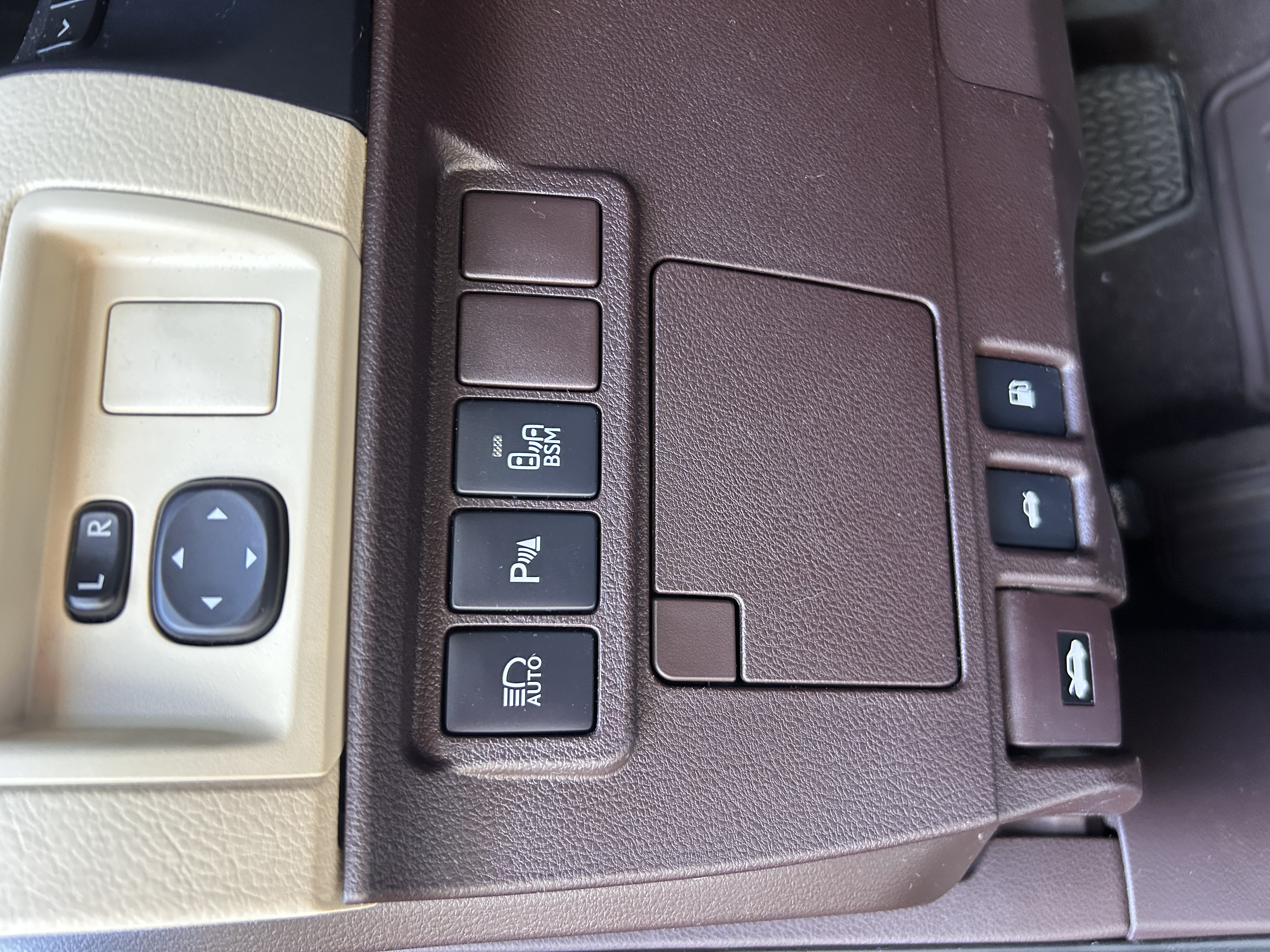 Used 2016 Lexus ES 350 w/ Luxury Package w/Wood Trim FWD image 20