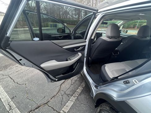 Used 2023 Subaru Outback Premium image 17