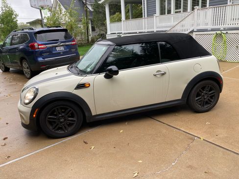 Used 2012 MINI Cooper Convertible image 10