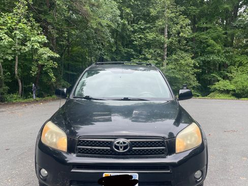 Used 2006 Toyota RAV4 Sport FWD image 2