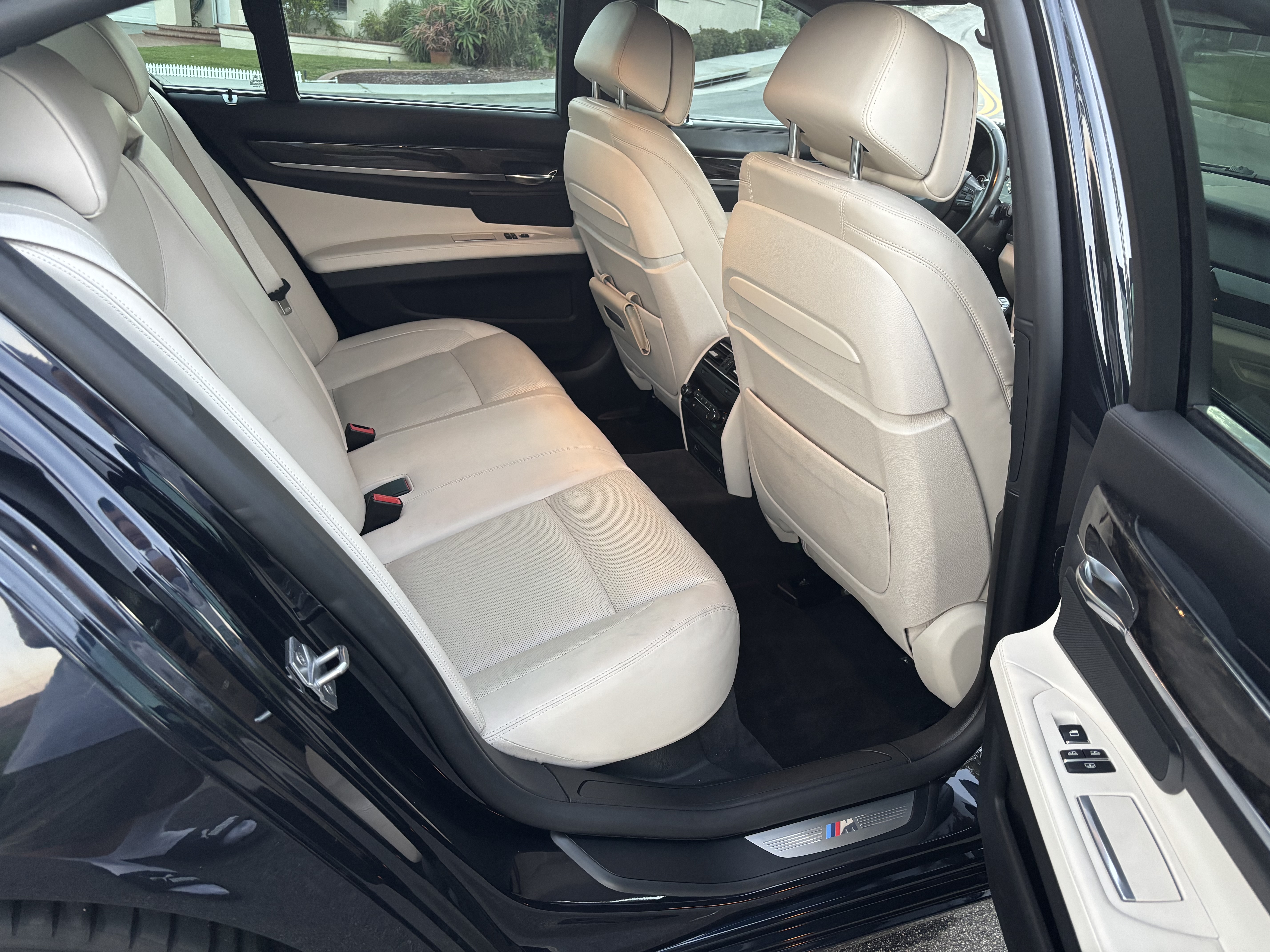 Used 2013 BMW 750i RWD image 15