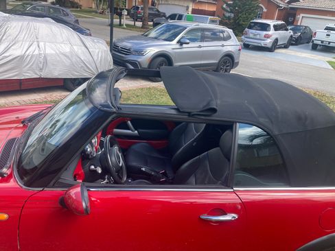Used 2005 MINI Cooper Convertible FWD image 6