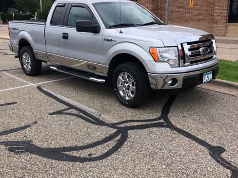 Used 2011 Ford F150 XLT w/ Trailer Tow Pkg image 1