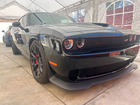 Used 2016 Dodge Challenger SRT Hellcat image 2