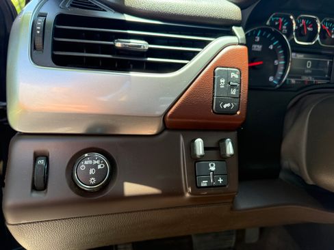 Used 2015 Chevrolet Tahoe LTZ RWD image 14