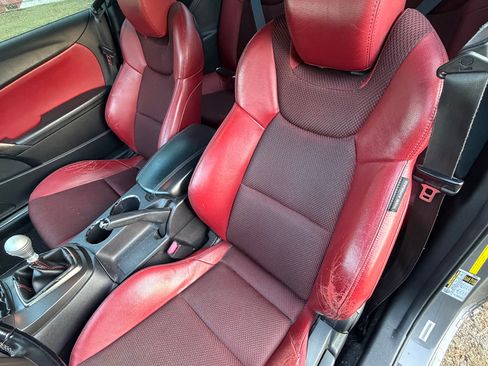 Used 2013 Hyundai Genesis 3.8 RWD image 8
