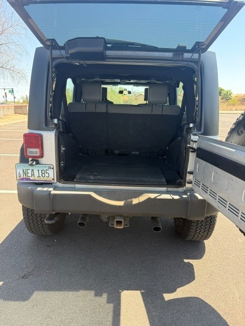 Used 2010 Jeep Wrangler Unlimited Sport w/ Trailer Tow Group AWD/4WD image 11
