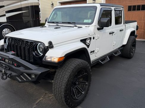 Used 2021 Jeep Gladiator Sport image 8