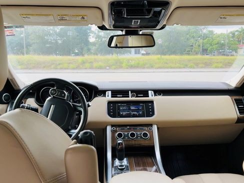 Used 2016 Land Rover Range Rover Sport SE image 10