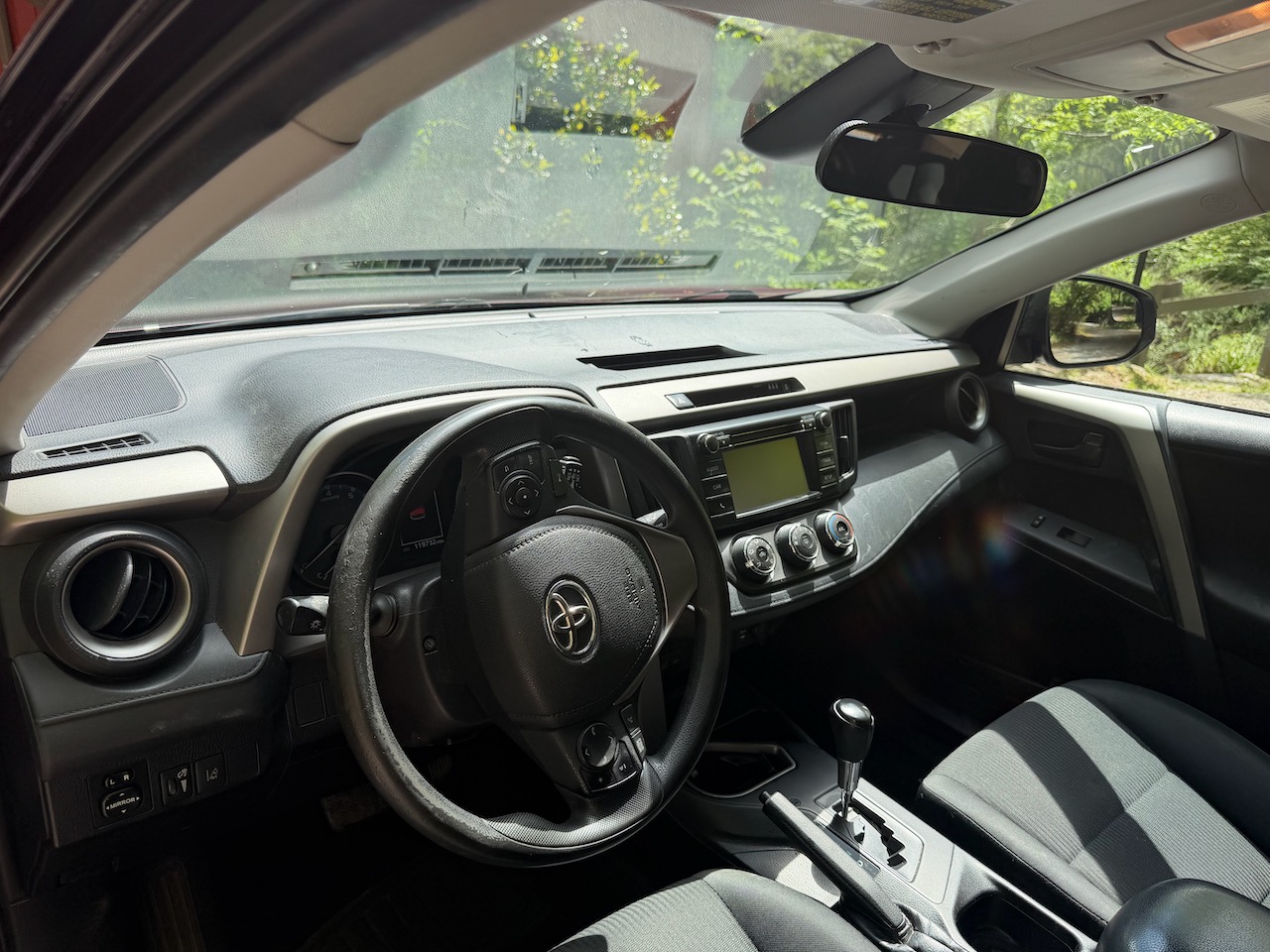 Used 2017 Toyota RAV4 LE FWD image 6