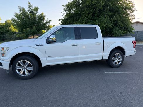 Used 2015 Ford F150 Platinum w/ Equipment Group 701A Luxury RWD image 10