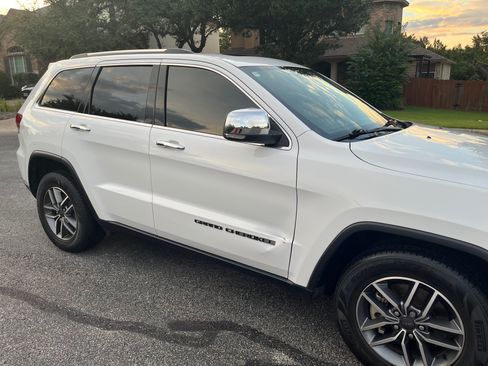 Used 2021 Jeep Grand Cherokee Limited image 9