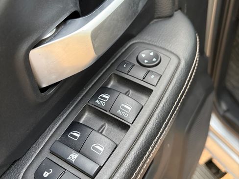 Used 2022 RAM 2500 Big Horn w/ Night Edition image 12