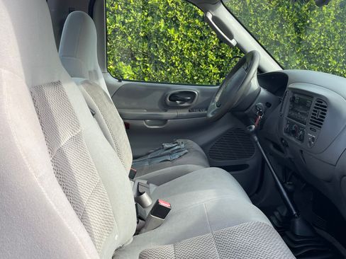 Used 2004 Ford F150 XLT AWD/4WD image 5