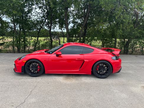 Used 2022 Porsche 718 Cayman GT4 image 9