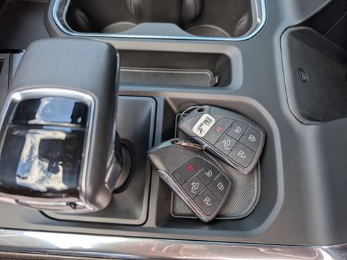 Used 2022 Chevrolet Silverado 1500 LT Trail Boss w/ LT Trail Boss Premium Package image 31