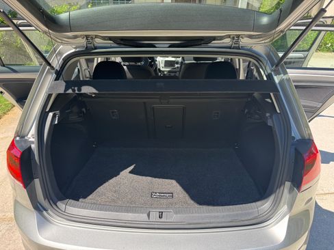 Used 2017 Volkswagen Golf S FWD image 8