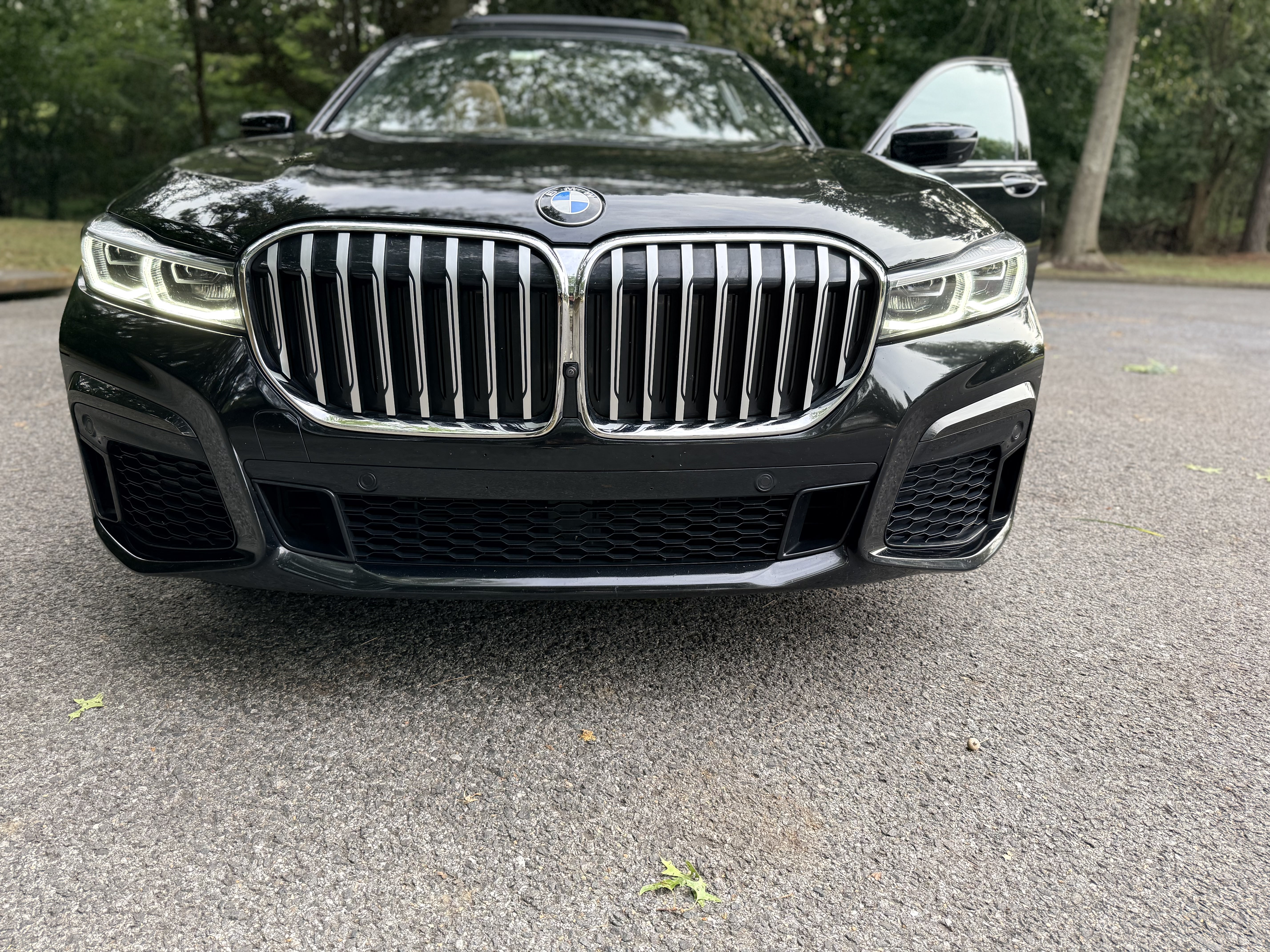 Used 2022 BMW 740i xDrive w/ M Sport Package AWD/4WD image 13