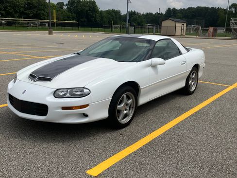 Used 2002 Chevrolet Camaro Z28 w/ Preferred Equipment Group RWD image 17