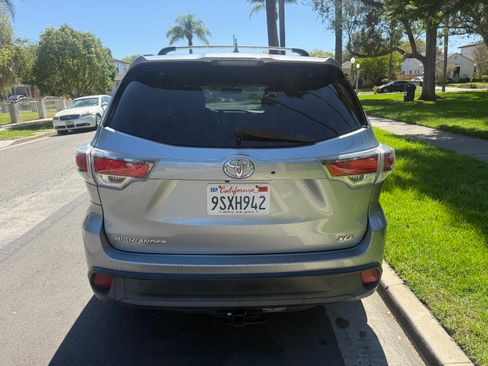 Used 2016 Toyota Highlander XLE FWD image 8