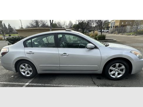 Used 2009 Nissan Altima 2.5 SL w/ SL Pkg image 1