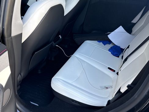 Used 2026 Tesla Model Y Long Range image 5