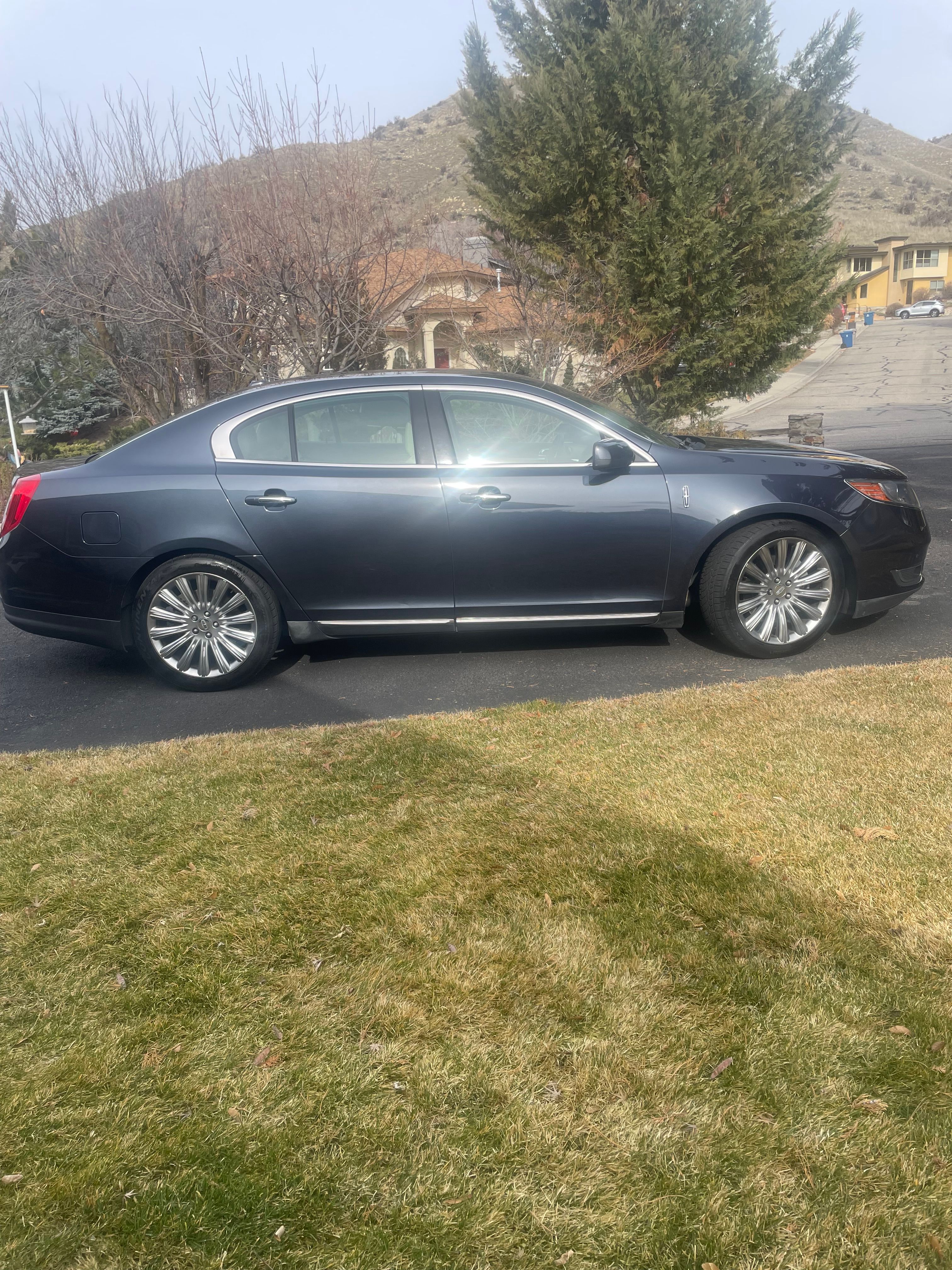 Used 2014 Lincoln MKS AWD w/ Equipment Group 101A image 8