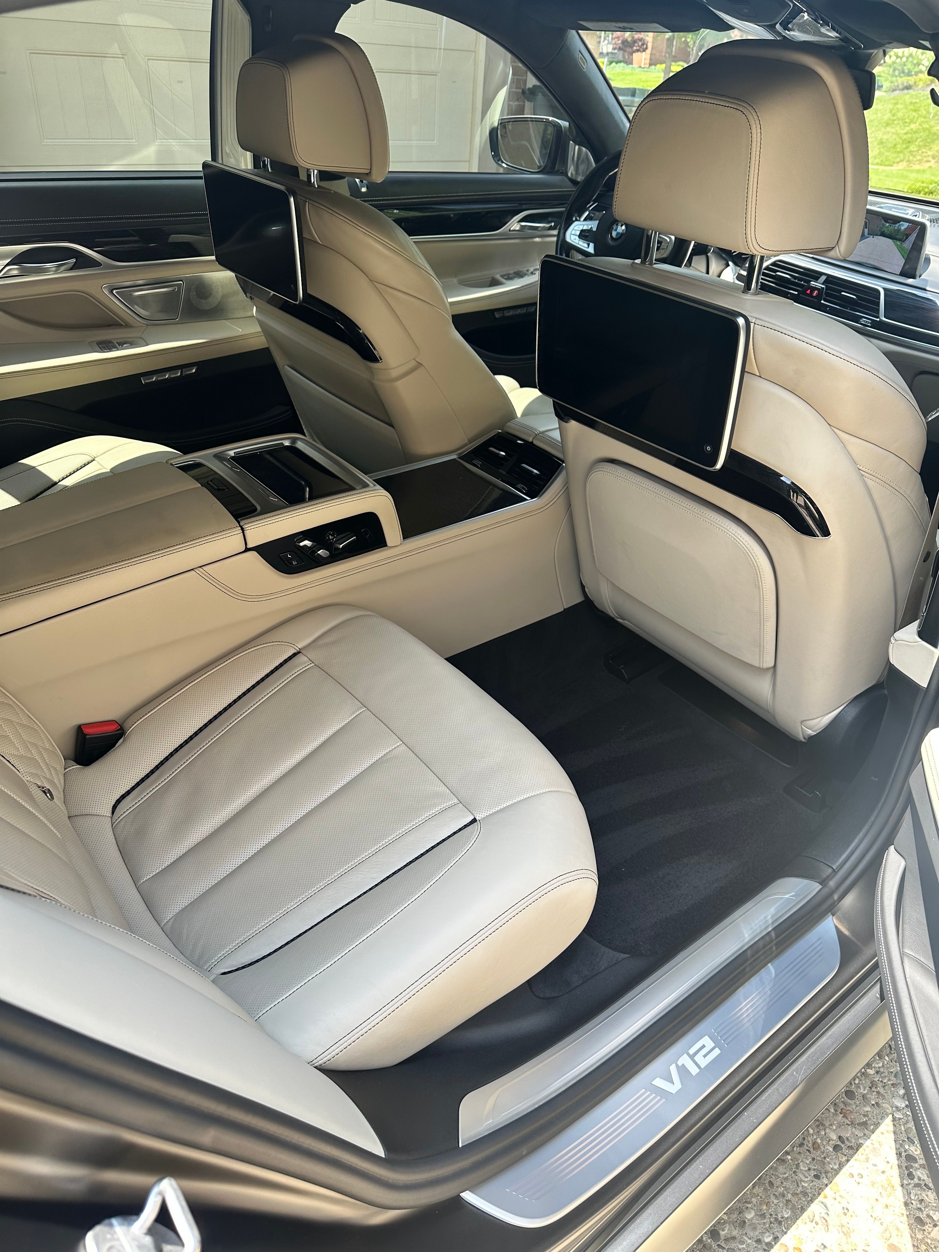 Used 2017 BMW M760i xDrive AWD/4WD image 17