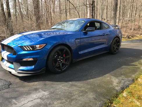 Used 2017 Ford Mustang Shelby GT350R w/ GT350R Equipment Group 920A RWD image 17