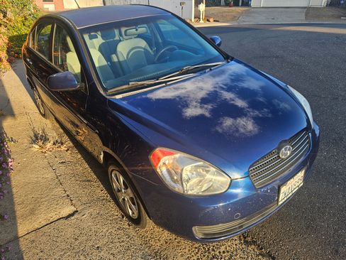 Used 2010 Hyundai Accent GLS image 10