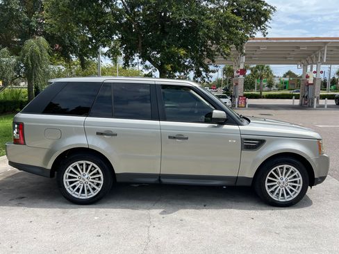 Used 2011 Land Rover Range Rover Sport HSE AWD/4WD image 4