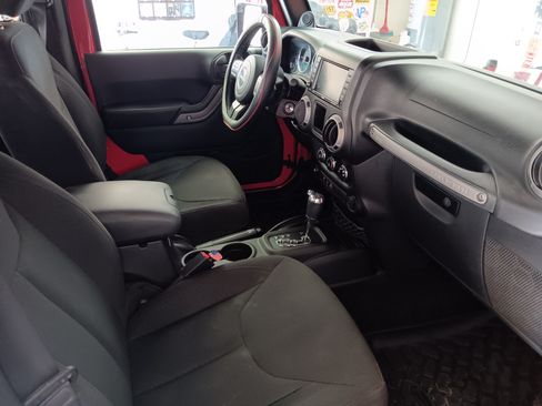 Used 2014 Jeep Wrangler Sport w/ Quick Order Package 24S AWD/4WD image 2