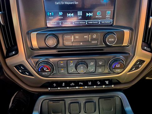 Used 2018 GMC Sierra 3500 Denali w/ Duramax Plus Package image 13