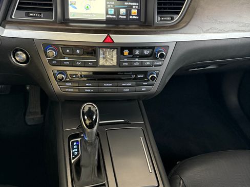 Used 2015 Hyundai Genesis 5.0 image 14