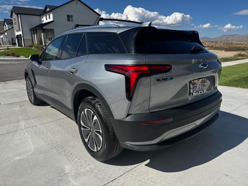 Used 2024 Chevrolet Blazer EV LT image 10