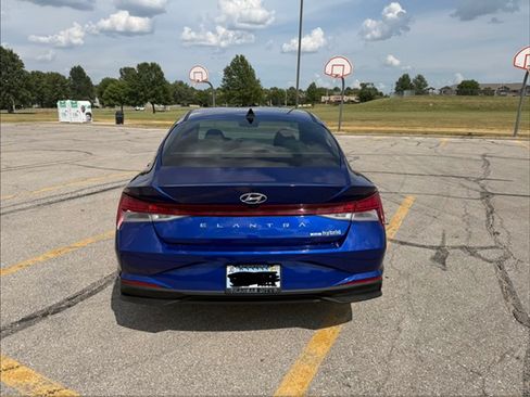 Used 2022 Hyundai Elantra Blue w/ Cargo Package FWD image 5
