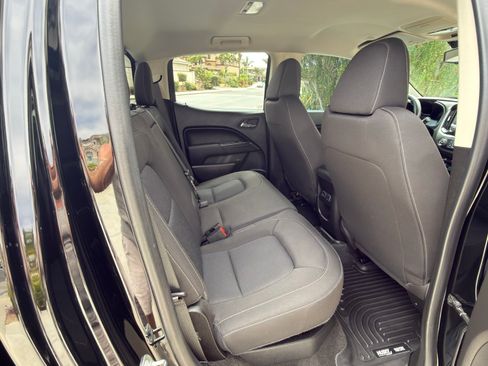 Used 2016 Chevrolet Colorado LT w/ LT Convenience Package RWD image 9