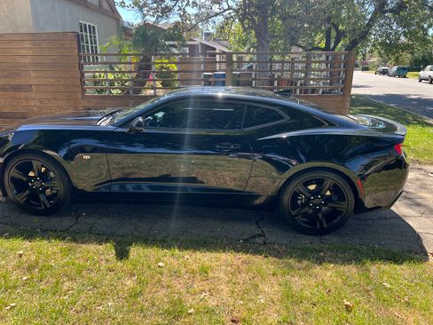 Used 2016 Chevrolet Camaro LT image 2