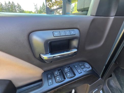 Used 2017 GMC Sierra 2500 Denali w/ Duramax Plus Package image 11