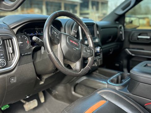 Used 2022 GMC Sierra 1500 AT4 w/ AT4 Premium Package image 4