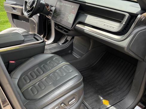 Used 2025 Rivian R1S Adventure AWD/4WD image 9