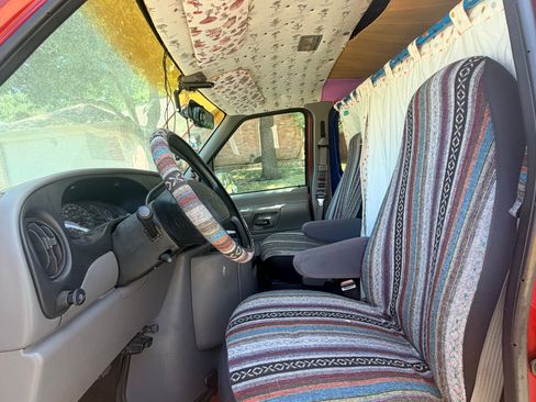 Used 1998 Ford E-350 and Econoline 350 Club Wagon RWD image 5