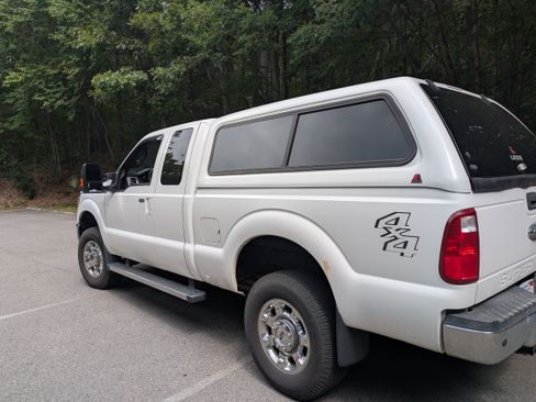 Used 2015 Ford F250 Lariat w/ Chrome Package AWD/4WD image 2