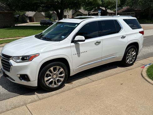 Used 2018 Chevrolet Traverse Premier w/ Driver Confidence II Package FWD image 6