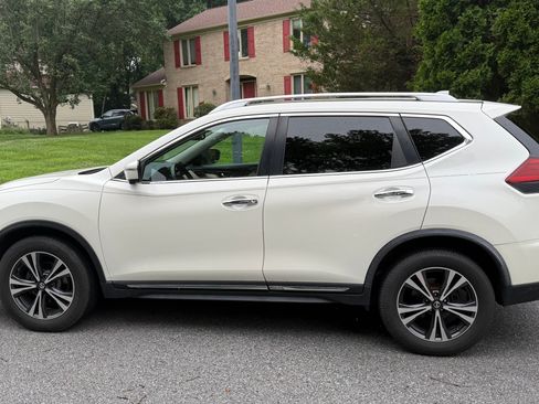 Used 2018 Nissan Rogue SL w/ Premium Package AWD/4WD image 1